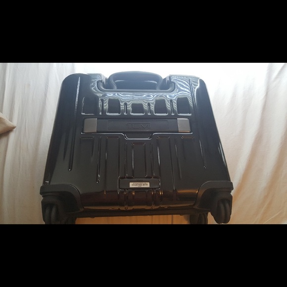 Sold🤯TUMI V3 Comp Carryon Brief/Suitcase - Picture 3 of 7